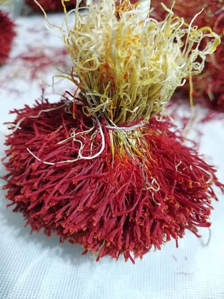 تصویر 4 از زعفران دختر پیچ قائنات مناسب مصارف خانگی و حرفه ای
